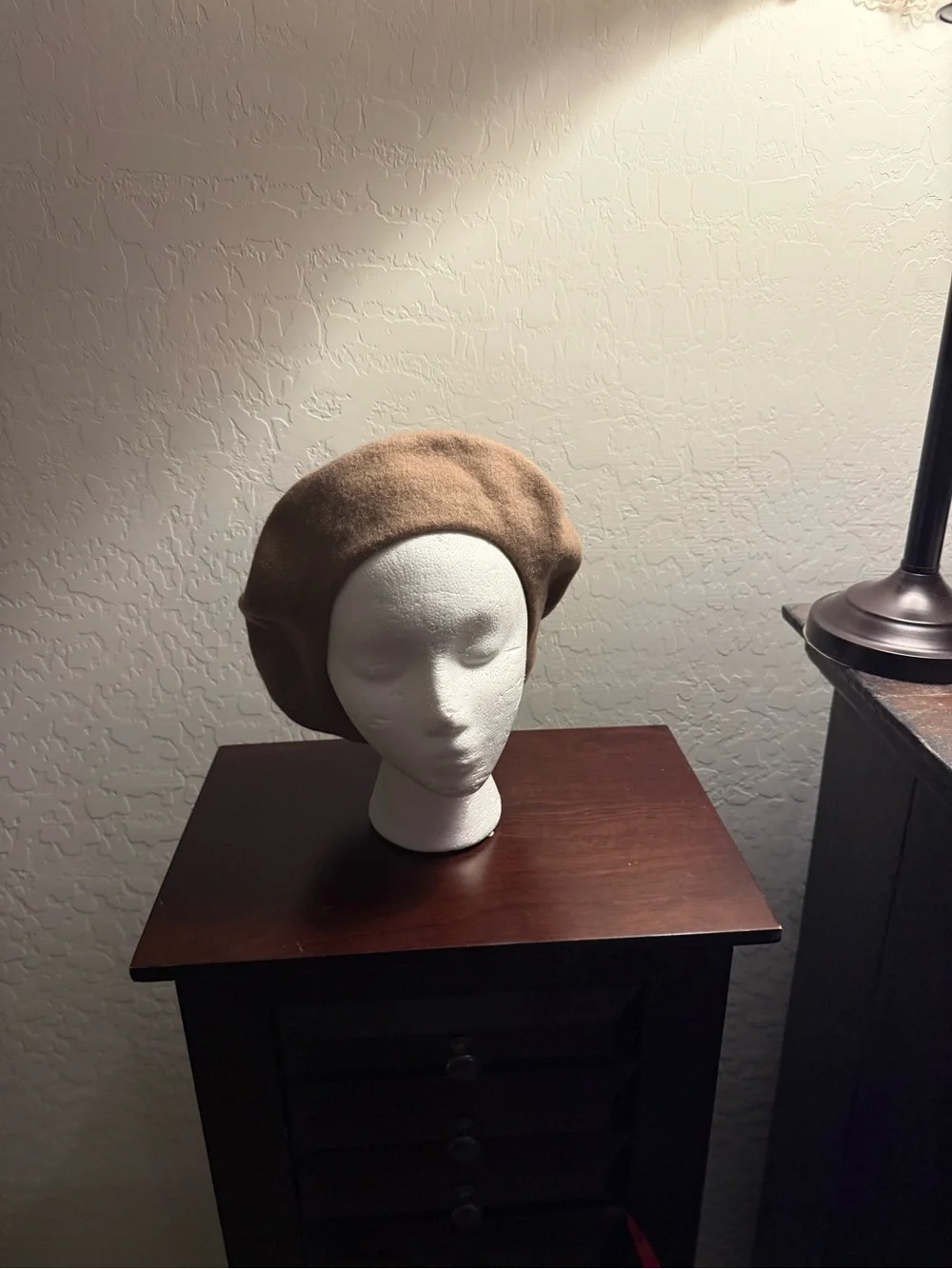 Classic Wool Beret in Camel